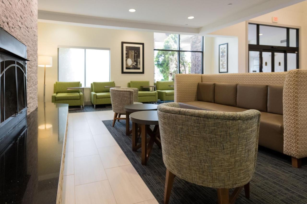 Holiday Inn Express & Suites Lexington North West-The Vineyard By Ihg Εξωτερικό φωτογραφία