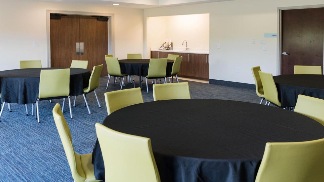 Holiday Inn Express & Suites Lexington North West-The Vineyard By Ihg Εξωτερικό φωτογραφία