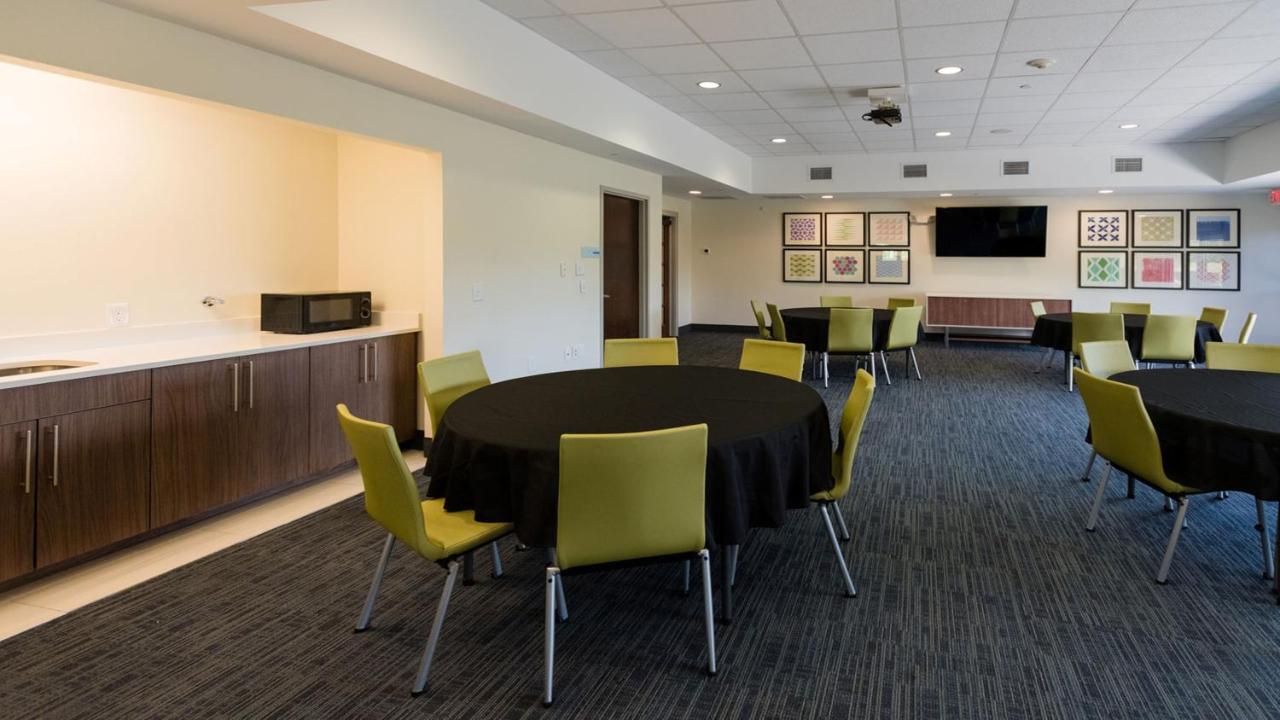 Holiday Inn Express & Suites Lexington North West-The Vineyard By Ihg Εξωτερικό φωτογραφία